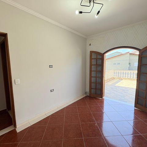 Casa à venda com 183m², 4 quartos e 2 vagasSuíte