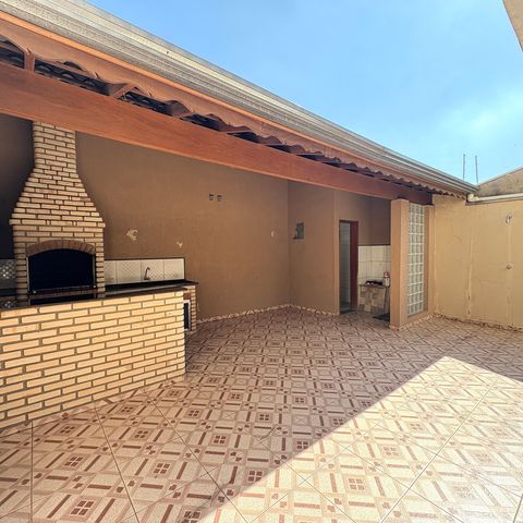 Casa à venda com 183m², 4 quartos e 2 vagasÁrea Externa