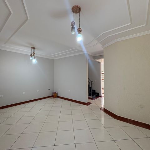 Casa à venda com 183m², 4 quartos e 2 vagasSala