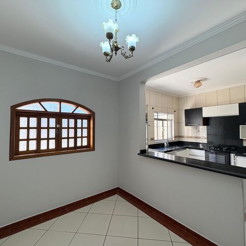 Casa à venda com 183m², 4 quartos e 2 vagasÁrea de Serviço