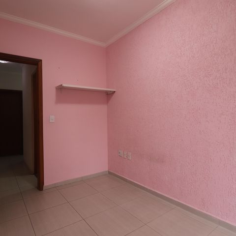 Casa à venda com 152m², 4 quartos e 2 vagasQuarto 1