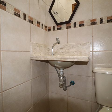 Casa à venda com 152m², 4 quartos e 2 vagasLavabo 1
