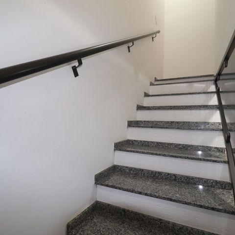Casa à venda com 152m², 4 quartos e 2 vagasEscada