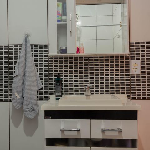 Casa para alugar com 110m², 2 quartos e 1 vaga Casa para alugar com 110m², 2 quartos e 1 vagaBanheiro