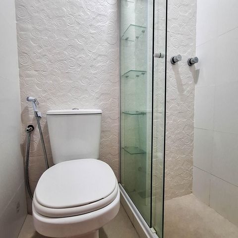 Apartamento à venda com 260m², 4 quartos e 2 vagas Apartamento à venda com 260m², 4 quartos e 2 vagasBanheiro da Suíte 2