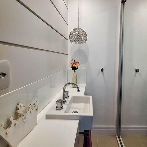 Apartamento à venda com 260m², 4 quartos e 2 vagas Apartamento à venda com 260m², 4 quartos e 2 vagasBanheiro da Suíte 2