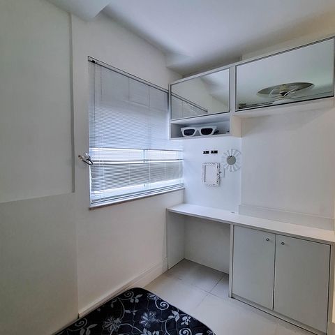 Apartamento à venda com 260m², 4 quartos e 2 vagas Apartamento à venda com 260m², 4 quartos e 2 vagasSuíte 2