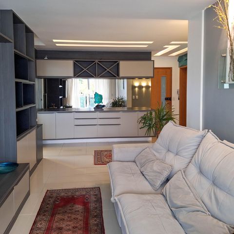 Apartamento à venda com 260m², 4 quartos e 2 vagas Apartamento à venda com 260m², 4 quartos e 2 vagasSala