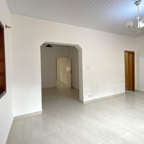 Casa para alugar com 2000m², 3 quartos e 4 vagasSuite