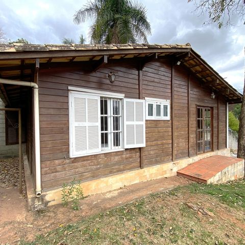 Casa para alugar com 2000m², 3 quartos e 4 vagasÁrea Externa