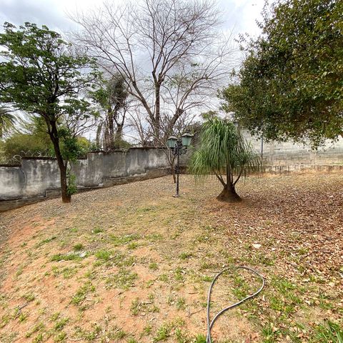 Casa para alugar com 2000m², 3 quartos e 4 vagasQuintal
