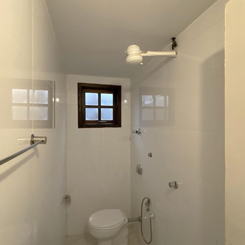 Casa para alugar com 2000m², 3 quartos e 4 vagasBanheiro 2