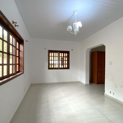 Casa para alugar com 2000m², 3 quartos e 4 vagasSuite