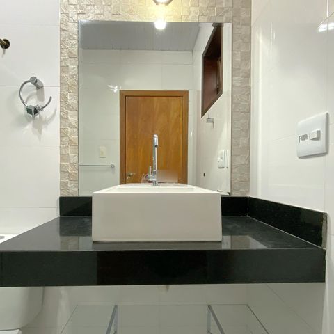 Casa para alugar com 2000m², 3 quartos e 4 vagasBanheiro da Suíte 