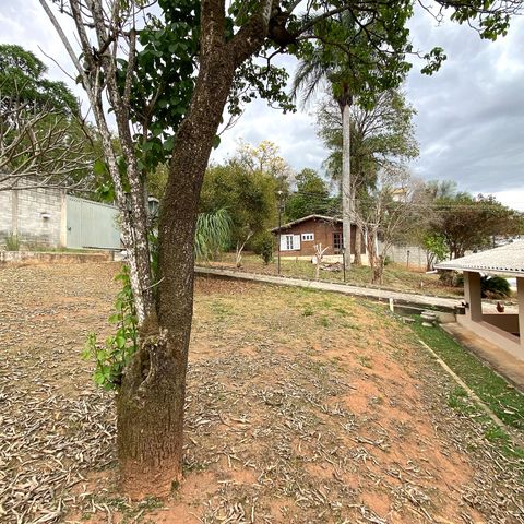 Casa para alugar com 2000m², 3 quartos e 4 vagasQuintal