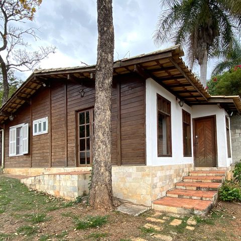 Casa para alugar com 2000m², 3 quartos e 4 vagasÁrea Externa