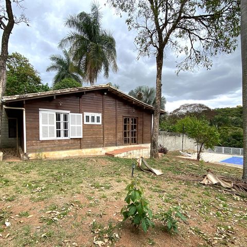 Casa para alugar com 2000m², 3 quartos e 4 vagasÁrea Externa