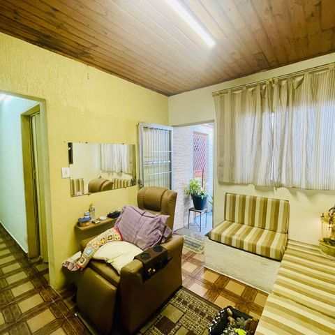 Casa à venda com 125m², 2 quartos e 2 vagas Casa à venda com 125m², 2 quartos e 2 vagasSala