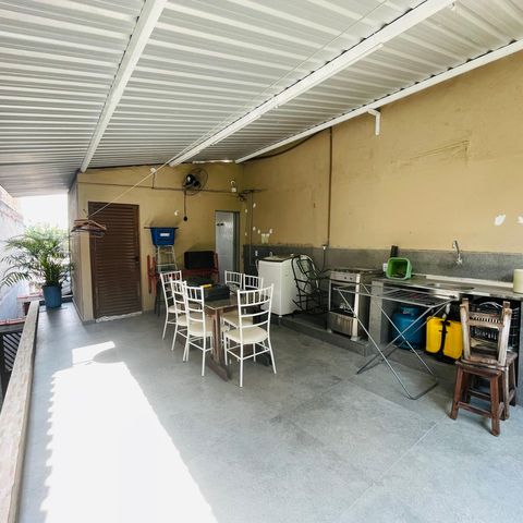 Casa à venda com 125m², 2 quartos e 2 vagas Casa à venda com 125m², 2 quartos e 2 vagasQuintal