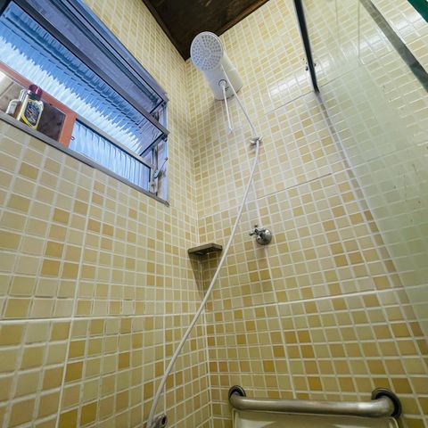 Casa à venda com 125m², 2 quartos e 2 vagas Casa à venda com 125m², 2 quartos e 2 vagasBanheiro Social