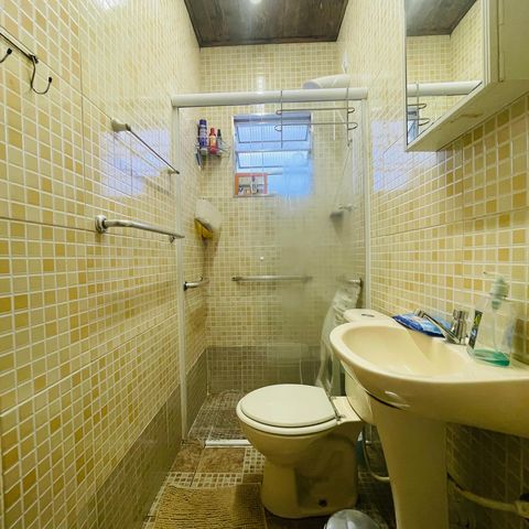 Casa à venda com 125m², 2 quartos e 2 vagas Casa à venda com 125m², 2 quartos e 2 vagasBanheiro Social
