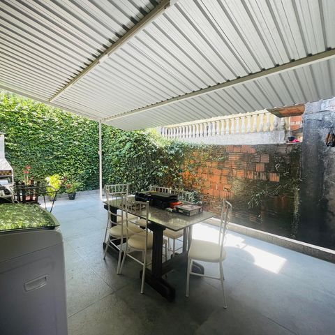 Casa à venda com 125m², 2 quartos e 2 vagas Casa à venda com 125m², 2 quartos e 2 vagasQuintal