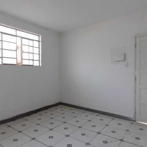 Casa para alugar com 48m², 1 quarto e sem vaga Casa para alugar com 48m², 1 quarto e sem vagaSala