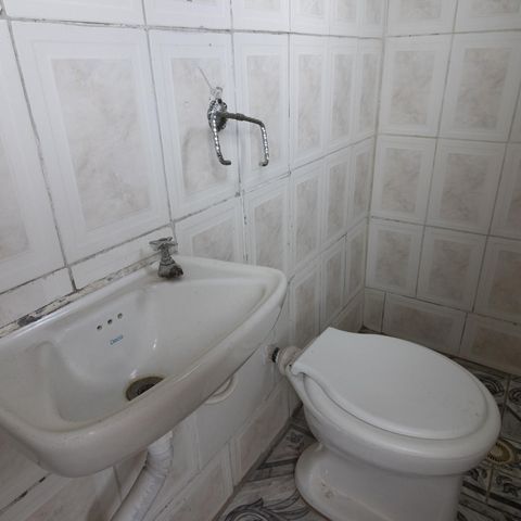 Casa para alugar com 48m², 1 quarto e sem vaga Casa para alugar com 48m², 1 quarto e sem vagaBanheiro