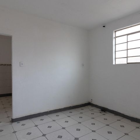 Casa para alugar com 48m², 1 quarto e sem vaga Casa para alugar com 48m², 1 quarto e sem vagaSala