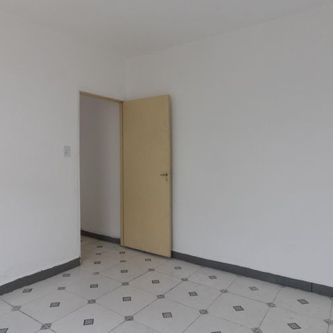 Casa para alugar com 48m², 1 quarto e sem vaga Casa para alugar com 48m², 1 quarto e sem vagaQuarto