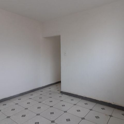Casa para alugar com 48m², 1 quarto e sem vaga Casa para alugar com 48m², 1 quarto e sem vagaSala
