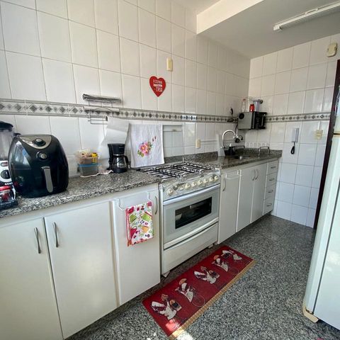 Apartamento à venda com 171m², 4 quartos e 2 vagas Apartamento à venda com 171m², 4 quartos e 2 vagasCozinha