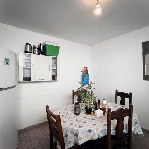 Casa à venda com 107m², 2 quartos e 2 vagas Casa à venda com 107m², 2 quartos e 2 vagasCozinha