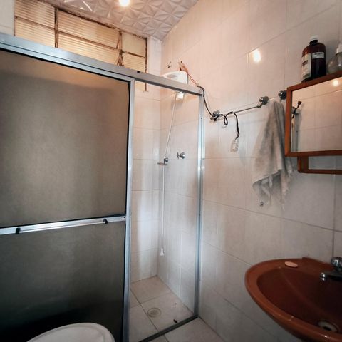 Casa à venda com 107m², 2 quartos e 2 vagas Casa à venda com 107m², 2 quartos e 2 vagasBanheiro Social