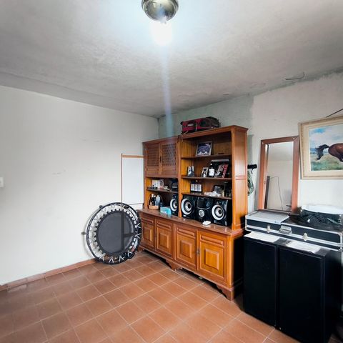 Casa à venda com 107m², 2 quartos e 2 vagas Casa à venda com 107m², 2 quartos e 2 vagasQuarto