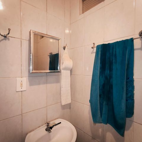 Casa à venda com 107m², 2 quartos e 2 vagas Casa à venda com 107m², 2 quartos e 2 vagasBanheiro da Suíte