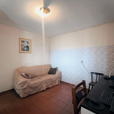 Casa à venda com 107m², 2 quartos e 2 vagas Casa à venda com 107m², 2 quartos e 2 vagasSala