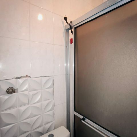 Casa à venda com 107m², 2 quartos e 2 vagas Casa à venda com 107m², 2 quartos e 2 vagasBanheiro Social
