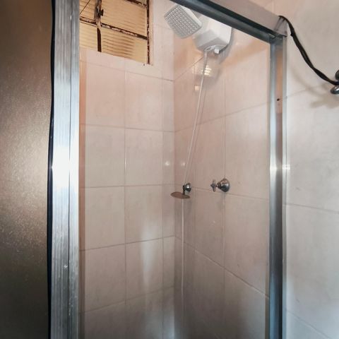 Casa à venda com 107m², 2 quartos e 2 vagas Casa à venda com 107m², 2 quartos e 2 vagasBanheiro Social