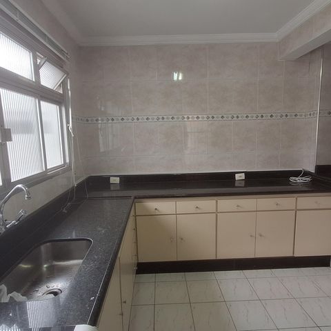 Casa para alugar com 300m², 5 quartos e 2 vagas Casa para alugar com 300m², 5 quartos e 2 vagasCozinha