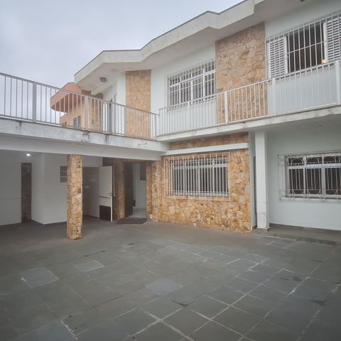 Casa para alugar com 300m², 5 quartos e 2 vagas Casa para alugar com 300m², 5 quartos e 2 vagasQuintal