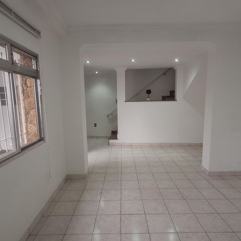 Casa para alugar com 300m², 5 quartos e 2 vagas Casa para alugar com 300m², 5 quartos e 2 vagasSala