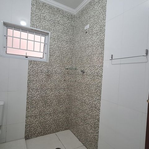 Casa para alugar com 300m², 5 quartos e 2 vagas Casa para alugar com 300m², 5 quartos e 2 vagasBanheiro