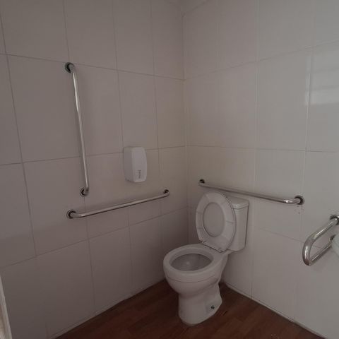 Casa para alugar com 300m², 5 quartos e 2 vagas Casa para alugar com 300m², 5 quartos e 2 vagasQuintal Banheiro