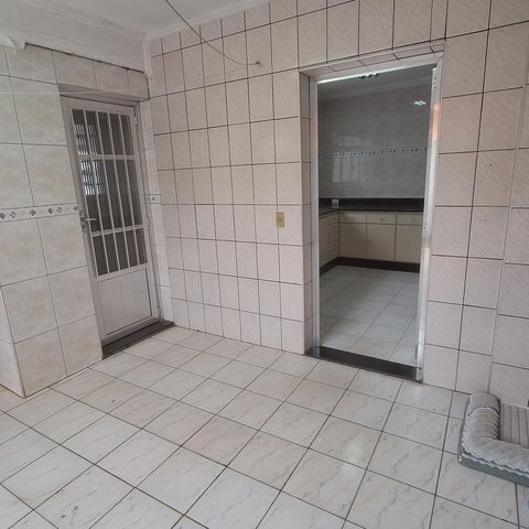 Casa para alugar com 300m², 5 quartos e 2 vagas Casa para alugar com 300m², 5 quartos e 2 vagasÁrea de Serviço
