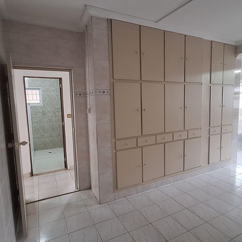Casa para alugar com 300m², 5 quartos e 2 vagas Casa para alugar com 300m², 5 quartos e 2 vagasCozinha