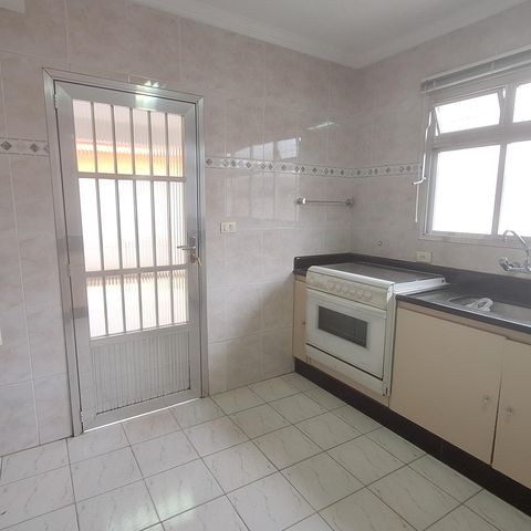 Casa para alugar com 300m², 5 quartos e 2 vagas Casa para alugar com 300m², 5 quartos e 2 vagasCozinha