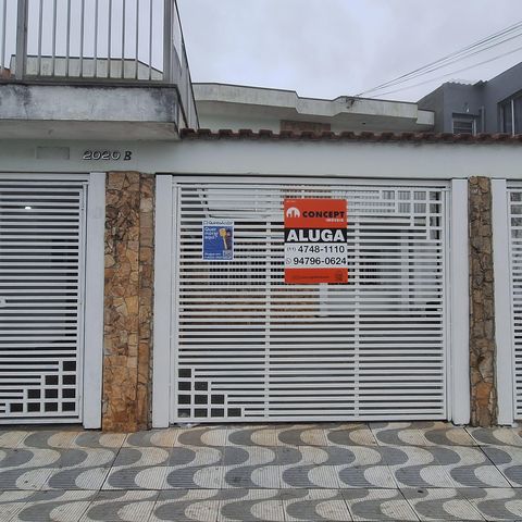 Casa para alugar com 300m², 5 quartos e 2 vagas Casa para alugar com 300m², 5 quartos e 2 vagasFachada