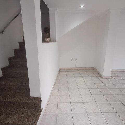 Casa para alugar com 300m², 5 quartos e 2 vagas Casa para alugar com 300m², 5 quartos e 2 vagasSala