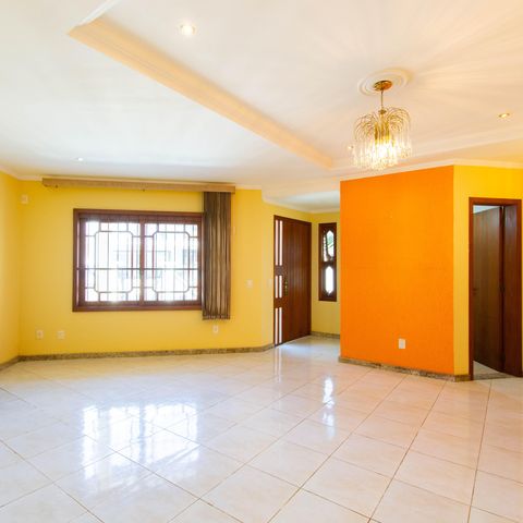 Casa para alugar com 325m², 4 quartos e 4 vagas Casa para alugar com 325m², 4 quartos e 4 vagasSala